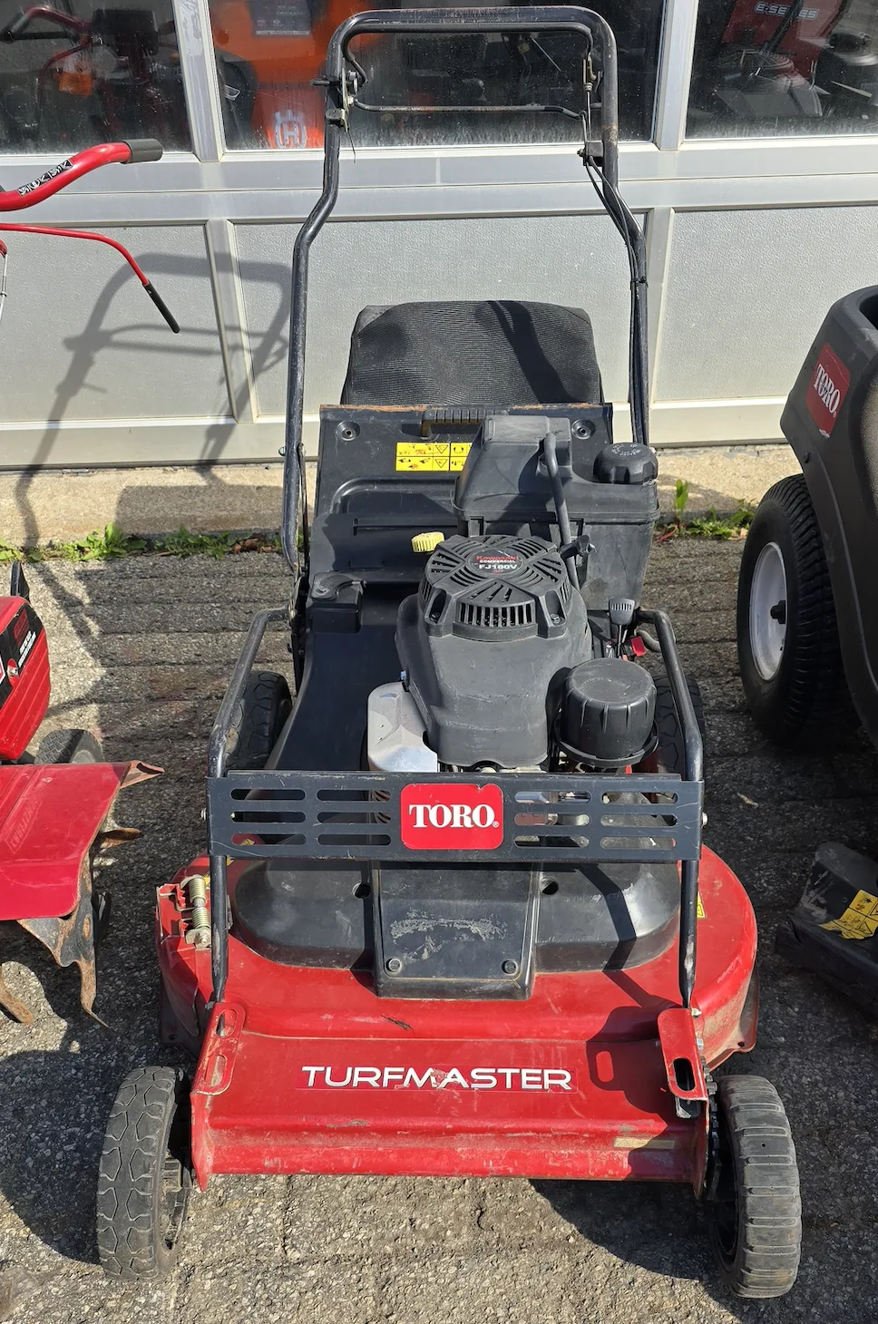 tondeuse TORO 30 po usagée – liquidation – D mini moteurs – Laval – Chomedey tondeuse TORO 30 po usagée - liquidation - D mini moteurs - Laval - Chomedey