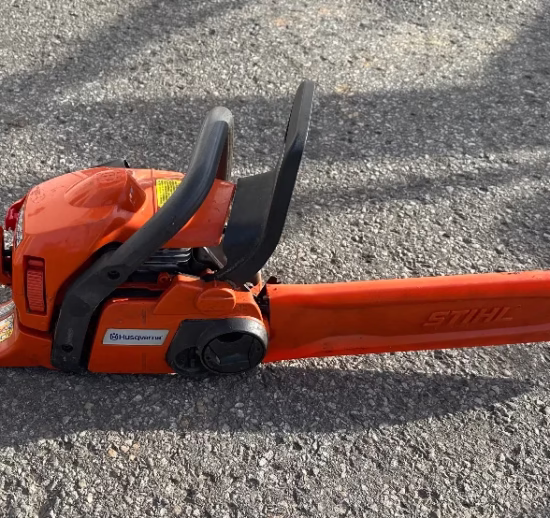 Scie à chaîne HUSQVARNA 440 usagée – Lame 16" avec moteur neuf